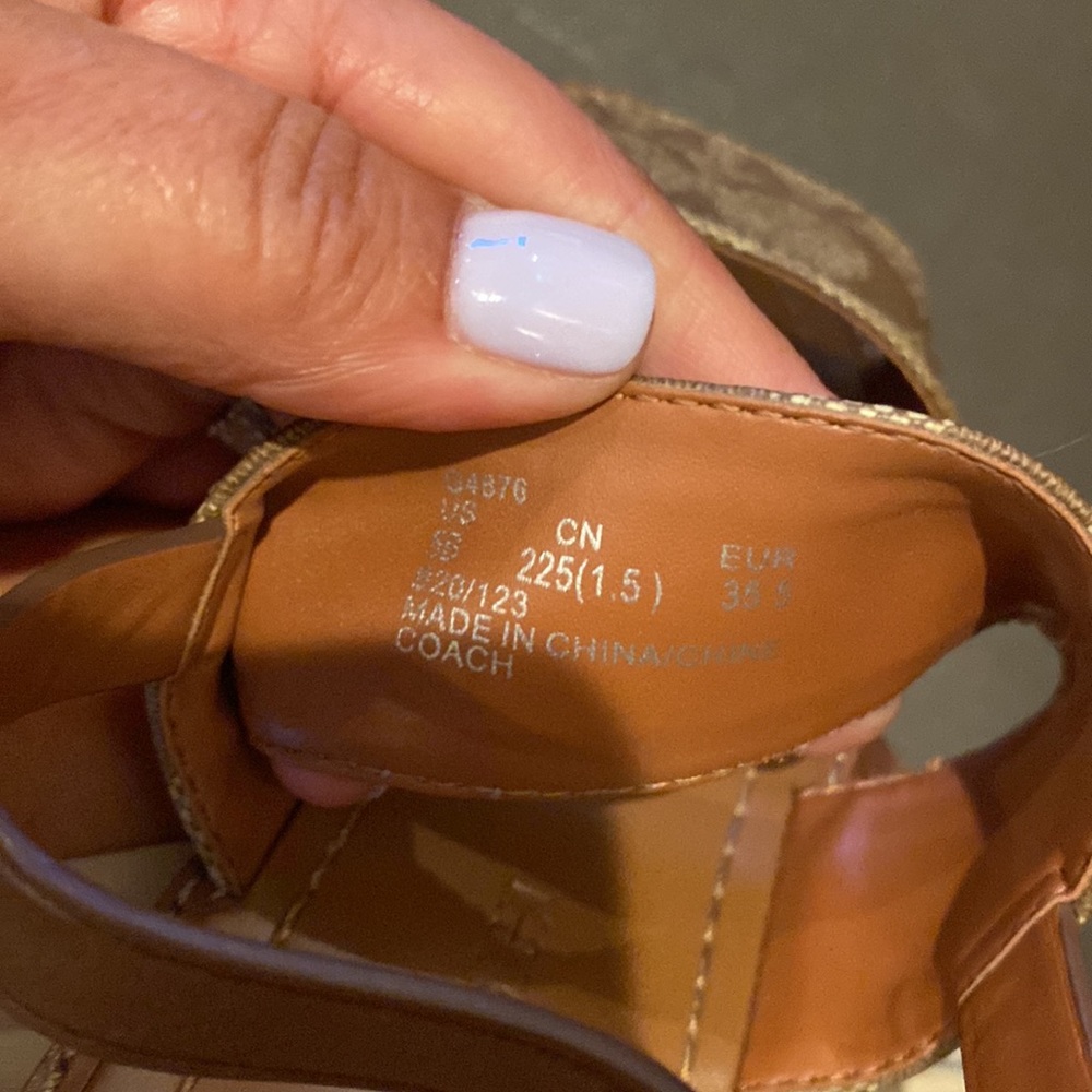 Coach Henry Sandal - Picture 3 of 4
